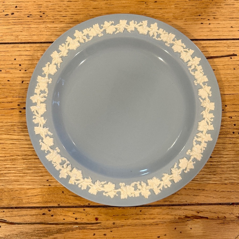 Wedgwood Queensware Dinner Plate(s)